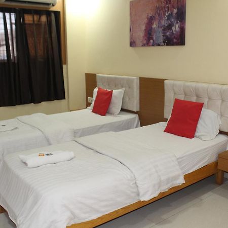 Hotel Shivrai Pen Esterno foto